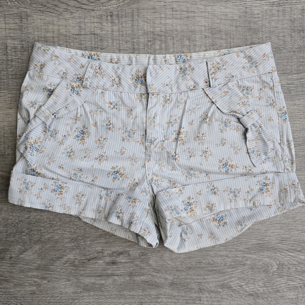 Vero Moda Floral Bow Shorts
